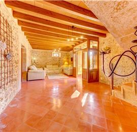 4 Bedroom villa with pool near Pollensa, sleeps 8
